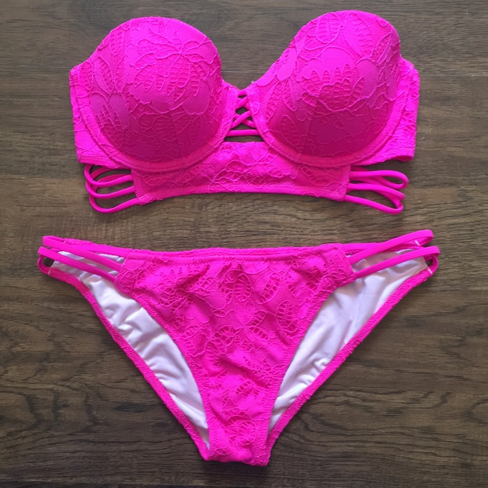 Victoria’s Secret bikini